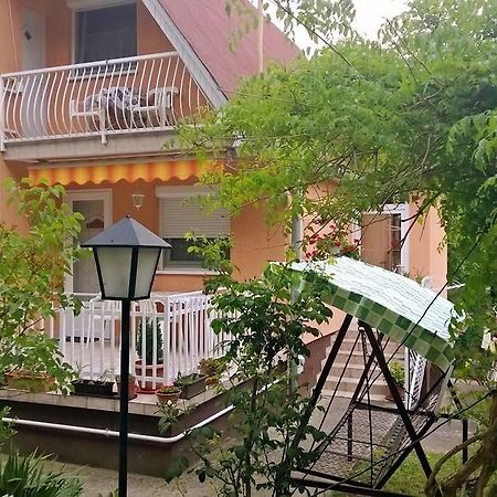 Dora Apartmanhaz 잘라카로쉬 외부 사진