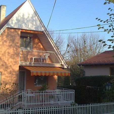Dora Apartmanhaz 잘라카로쉬 외부 사진