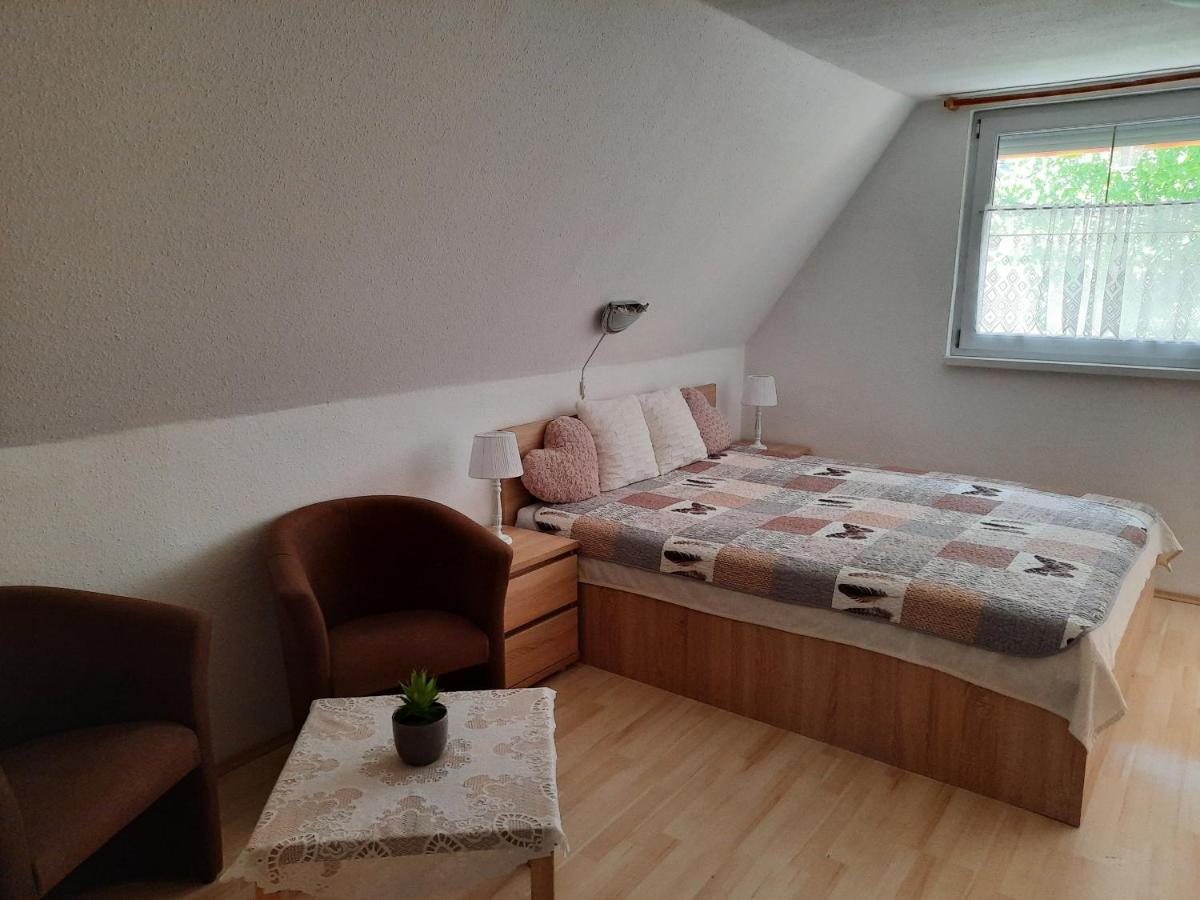 Dora Apartmanhaz 잘라카로쉬 외부 사진