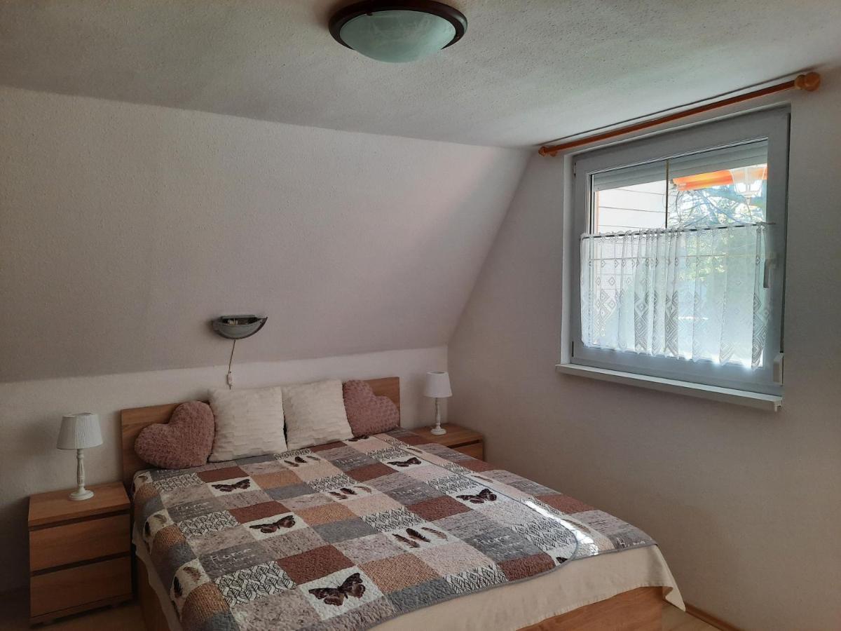 Dora Apartmanhaz 잘라카로쉬 외부 사진
