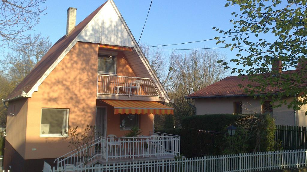 Dora Apartmanhaz 잘라카로쉬 외부 사진